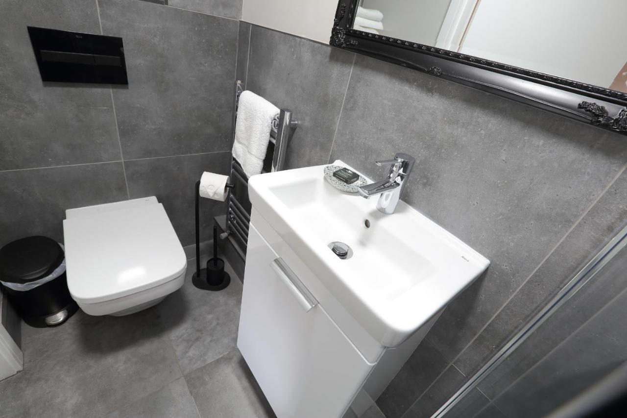 Declaration Suite Rhyl Exteriér fotografie